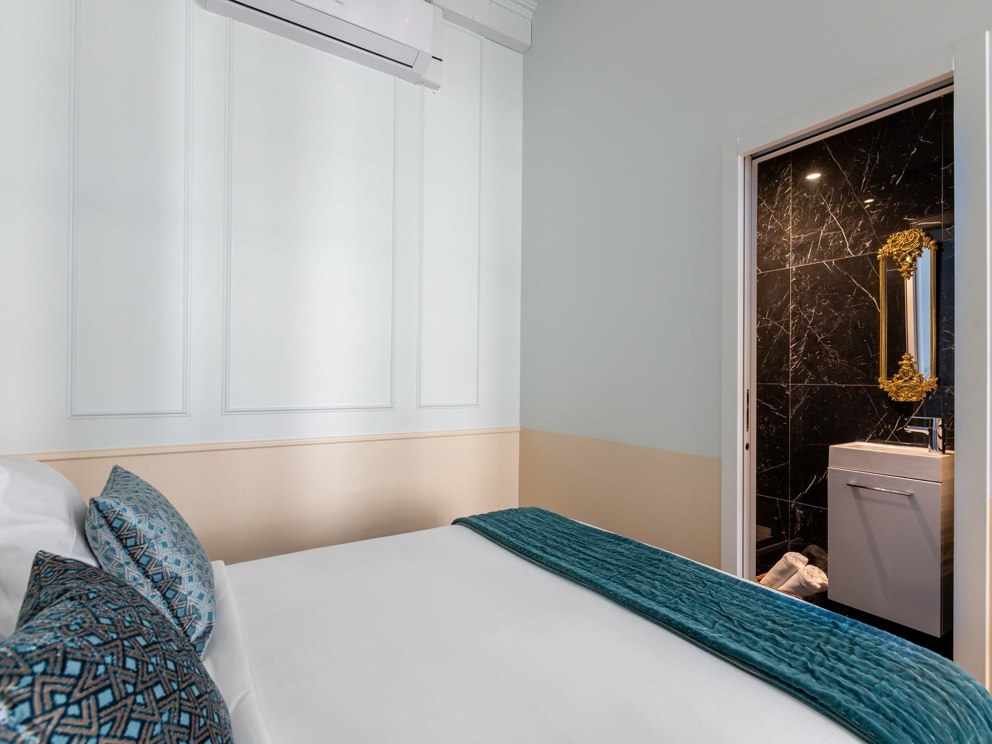 Luxury 3 Bedroom With Ac -louvre Marais Apartment *